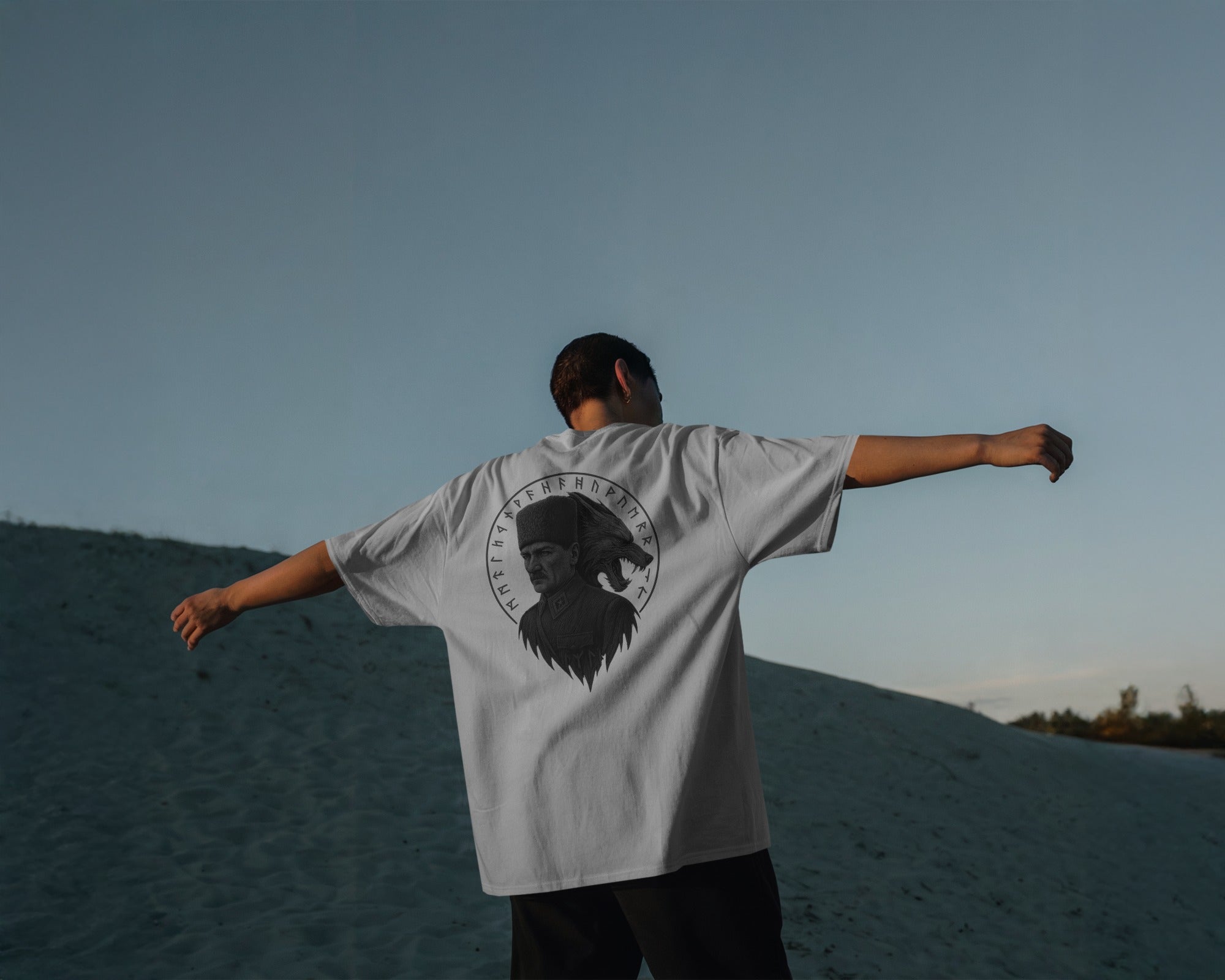 The Başkomutan - Unisex Oversize T-Shirt